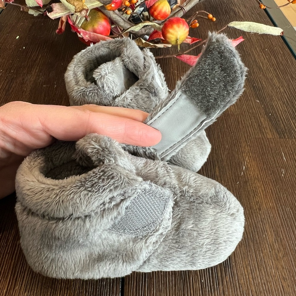 UGG Bixbee Infant Booties - Picture 5 of 6